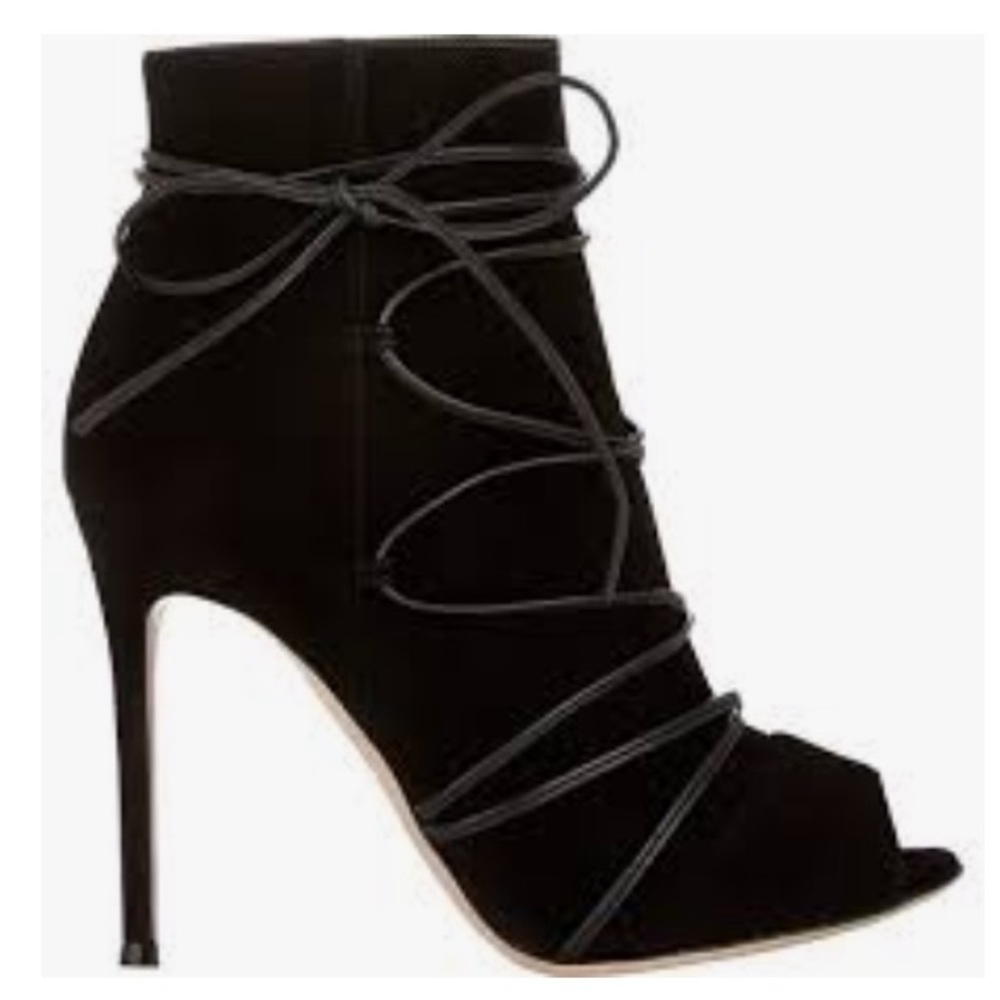 Authentic Gianvito Rossi Ellie black Suede Peep toe Pump/ boot SZ. 36